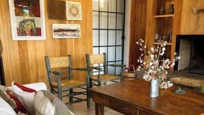 Smart TV - Mountain Home in a Gated Community | Views and Forest (San Martín de los andes)