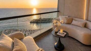 Comfort Suite, Balcony, Sea View | Property grounds