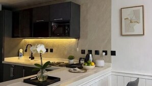 Superior Suite, Balcony, Sea View | Private kitchen