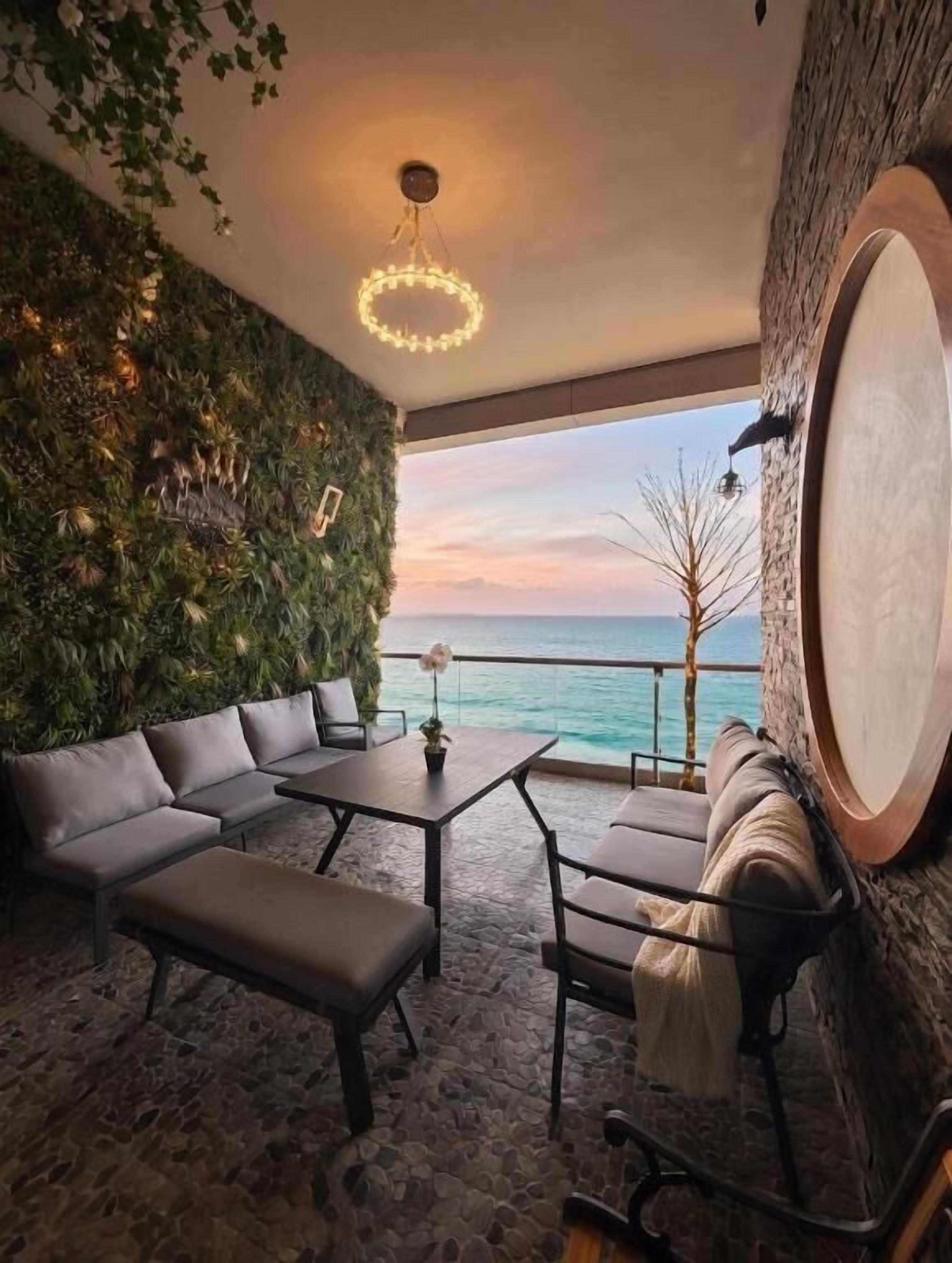 Luxury-Ferienhaus, Balkon, Meerblick | Terrasse/Patio