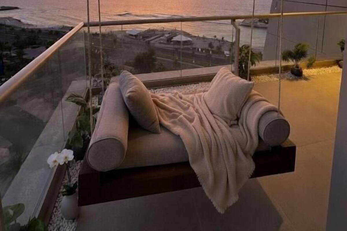 Suite junior, balcón, vistas al mar | Jardines del alojamiento