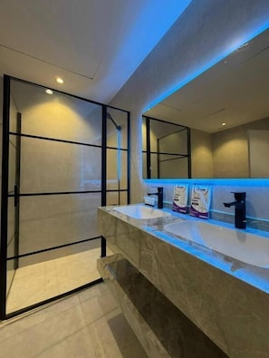 Comfort Suite, Balcony, Sea View | Bathroom - Damac Al-Corniche Jeddah Tower (Jeddah)