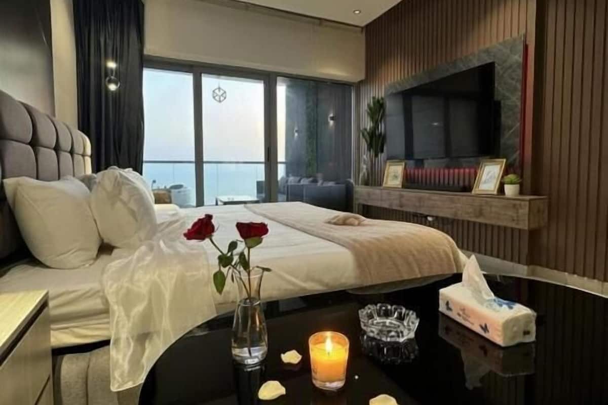 Studio, Balcony, Sea View | Iron/ironing board, free WiFi