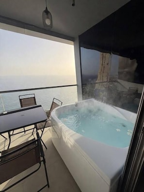 Premium Suite, Balcony, Sea View | Outdoor dining - Damac Al-Corniche Jeddah Tower (Jeddah)