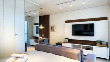 Studio | Blackout drapes, iron/ironing board, WiFi (free)