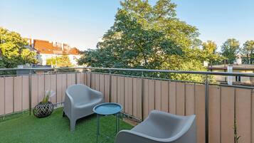Apartamento familiar, balcón | Balcón