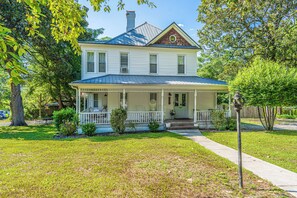 Exterior - The Downtown Charmer and Pastry Townhouse (Southern Pines)