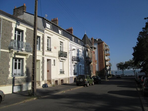 Exterior - Charming house in the city center, just a stone's throw from the ocean, with a small garden (Saint-Nazaire)