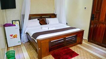 In-room safe, desk, laptop workspace, blackout curtains