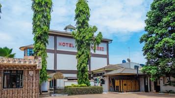 Deluxe Double Room, 1 Double Bed, Pool View | Exterior