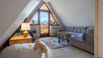 Apartment, Balkon, Bergblick | Wohnzimmer