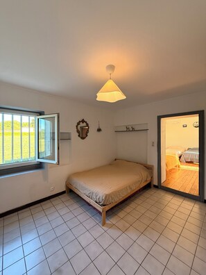 Room - Vrbo Property (Puygiron)