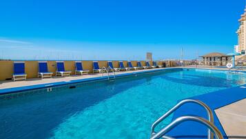 Apartamento, 1 habitación | Piscina | Una piscina cubierta, una piscina al aire libre