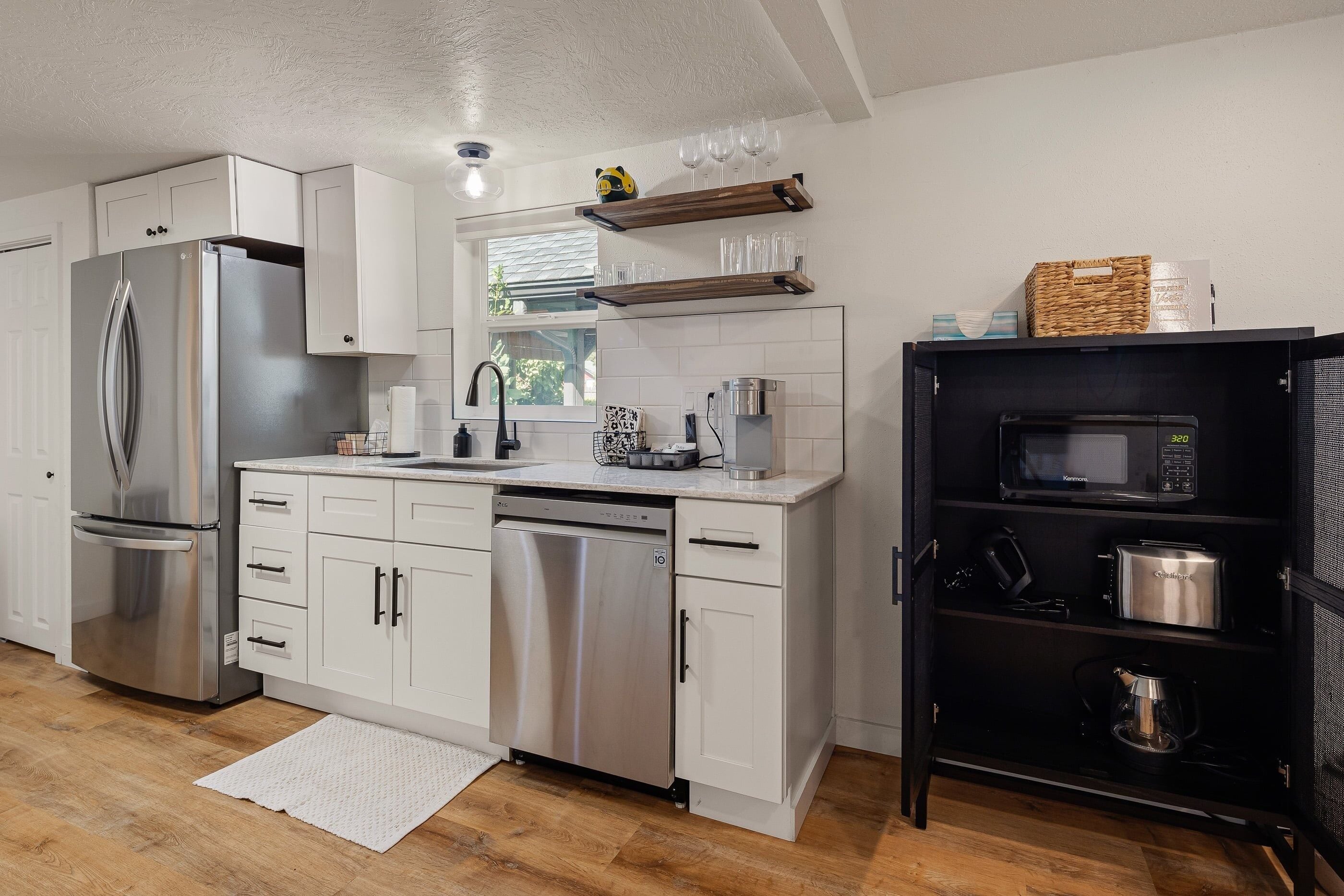 House, 2 Bedrooms | Private kitchen
