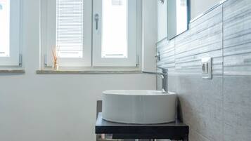 Apartment, City View | Bilik Mandi