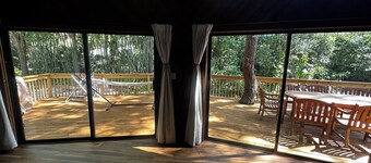 Beautiful, private Florida home surrounded with tropical forest in Jupiter farms