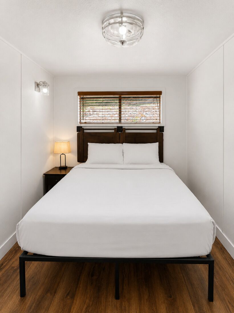 WiFi (free), bed sheets