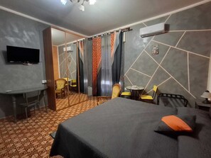 Room - Vrbo Property (Lascari)