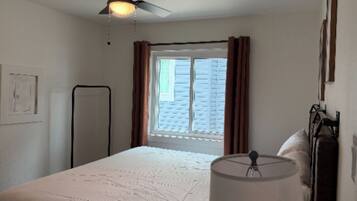 WiFi (free), bed sheets