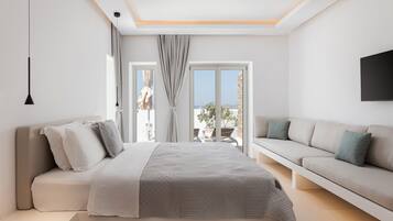 Executive Suite | Soundproofing, iron/ironing board, travel cot, free WiFi