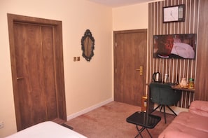 Classic Room | Interior - Eden Luxury Suites (Lagos)