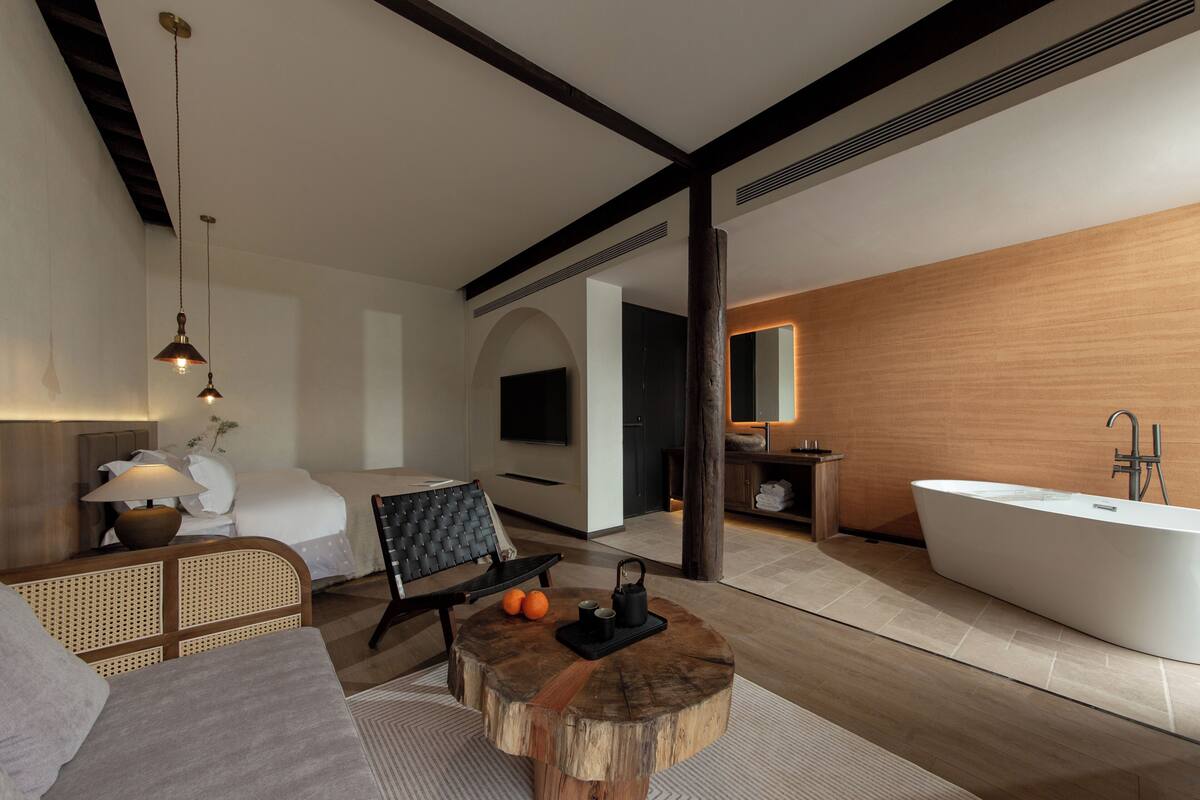 Traditional Double Room, Patio, Garden View | Blackout curtains, soundproofing, free WiFi