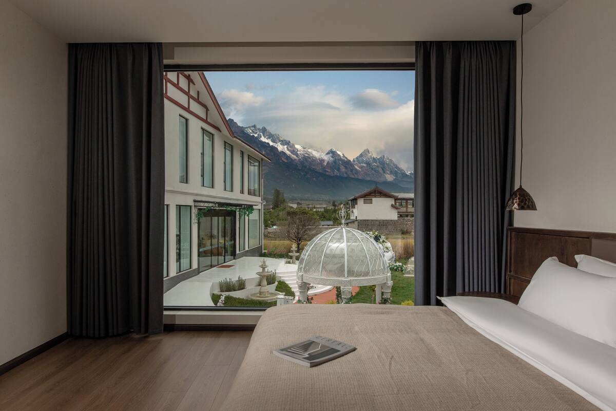 Standard Suite, Mountain View | Blackout curtains, soundproofing, free WiFi
