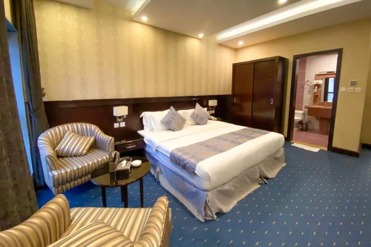 Executive Suite, Non Smoking, City View | In-room safe, soundproofing, iron/ironing board, free WiFi