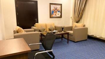 Junior Suite, City View | Interior