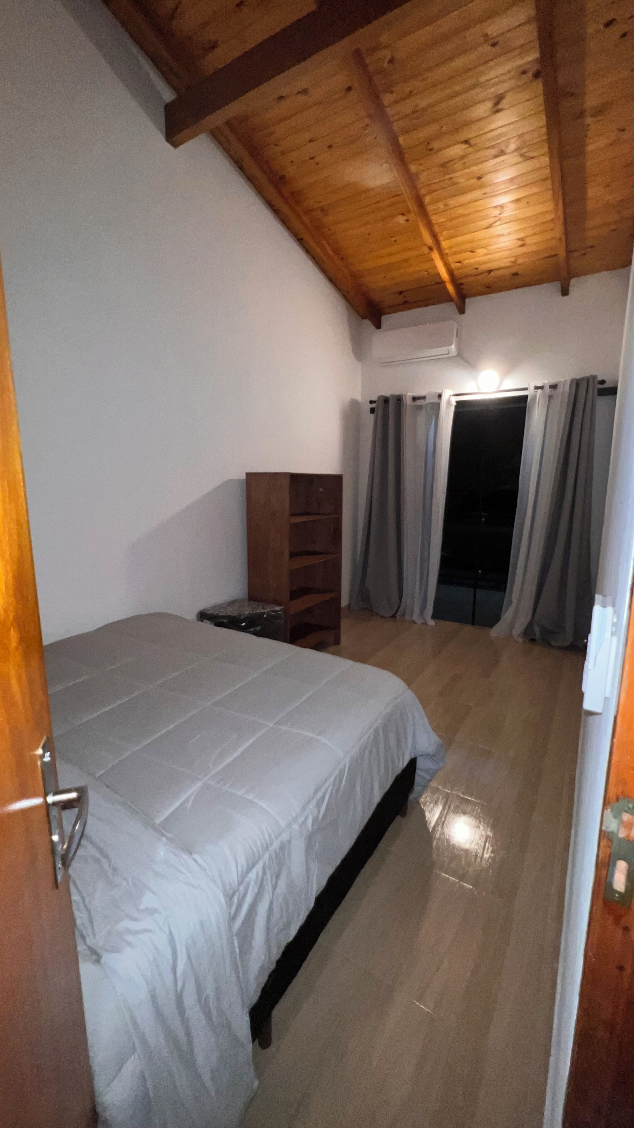 2 habitaciones, wifi gratis y ropa de cama 