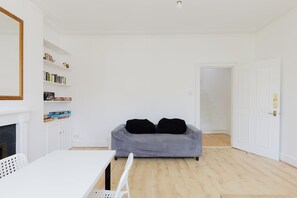 Interior - Spacious 3BDR Flat in the Heart of West London (Greater London)