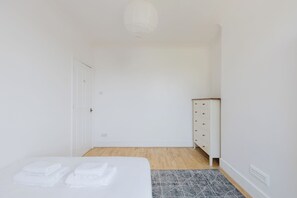 Room - Spacious 3BDR Flat in the Heart of West London (Greater London)