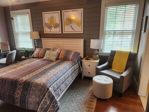 1 bedroom, iron/ironing board, WiFi, bed sheets - Cozy 1-bedroom apartment in quintessential Forest Hill neighborhood (Richmond)