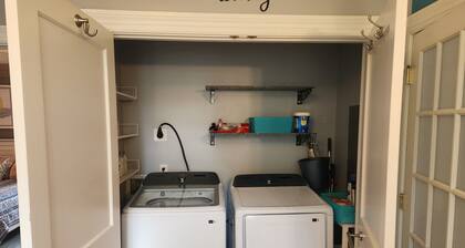 Cozy 1-bedroom apartment in quintessential Forest Hill neighborhood
