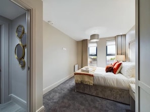 1 bedroom, iron/ironing board, free WiFi, bed sheets - Sleeps 4 With Balcony (Belfast)