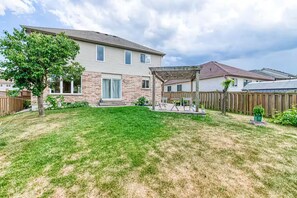 Exterior - Pet-Friendly Barrie Getaway • Patio & Backyard (Barrie)