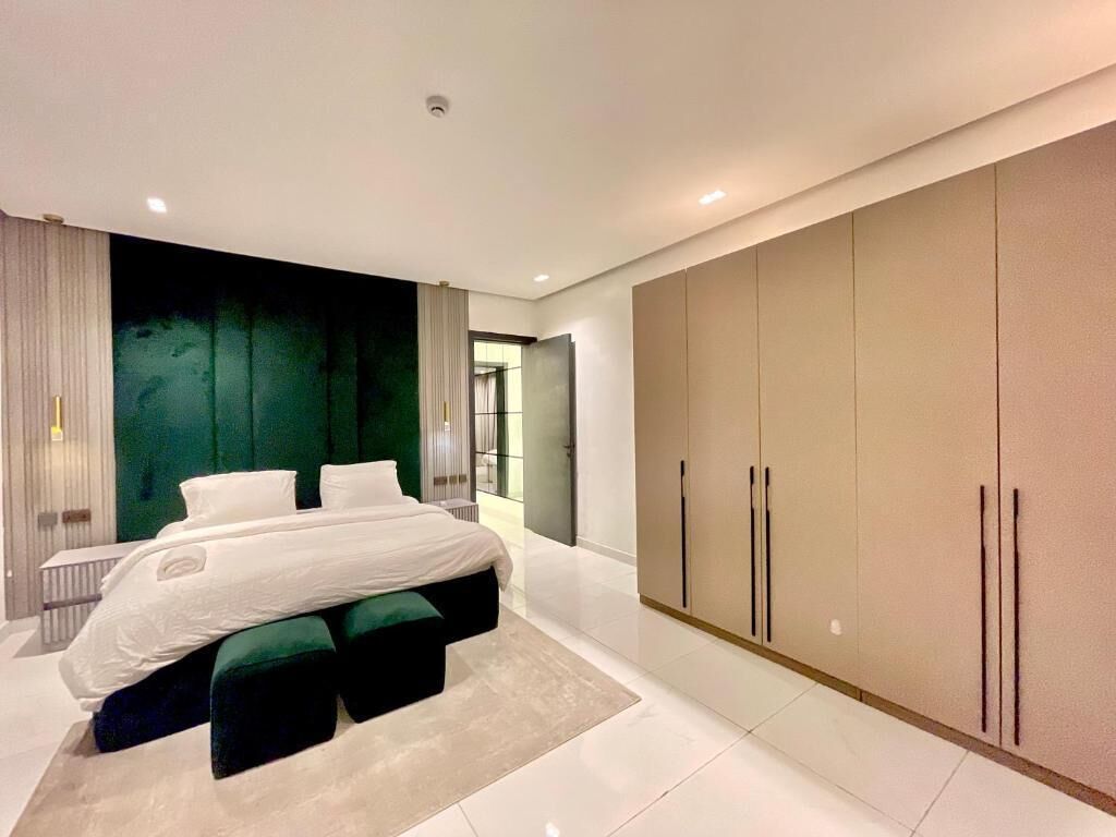 Apartamento económico, balcón, vistas a la ciudad | Caja fuerte, escritorio, espacio para trabajar con un portátil