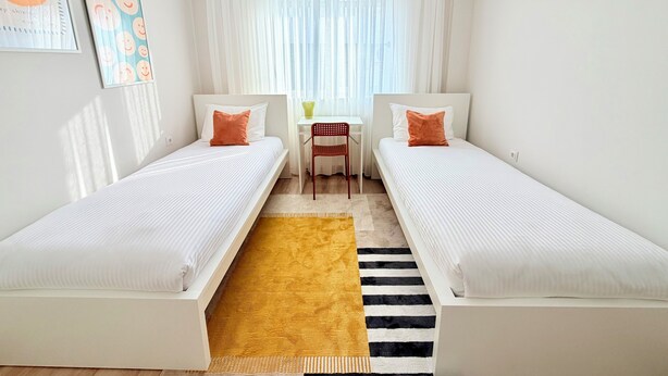 Room - Modern Central Flat Near Old Town with Fast WiFi 2BR (ANTALYA)
