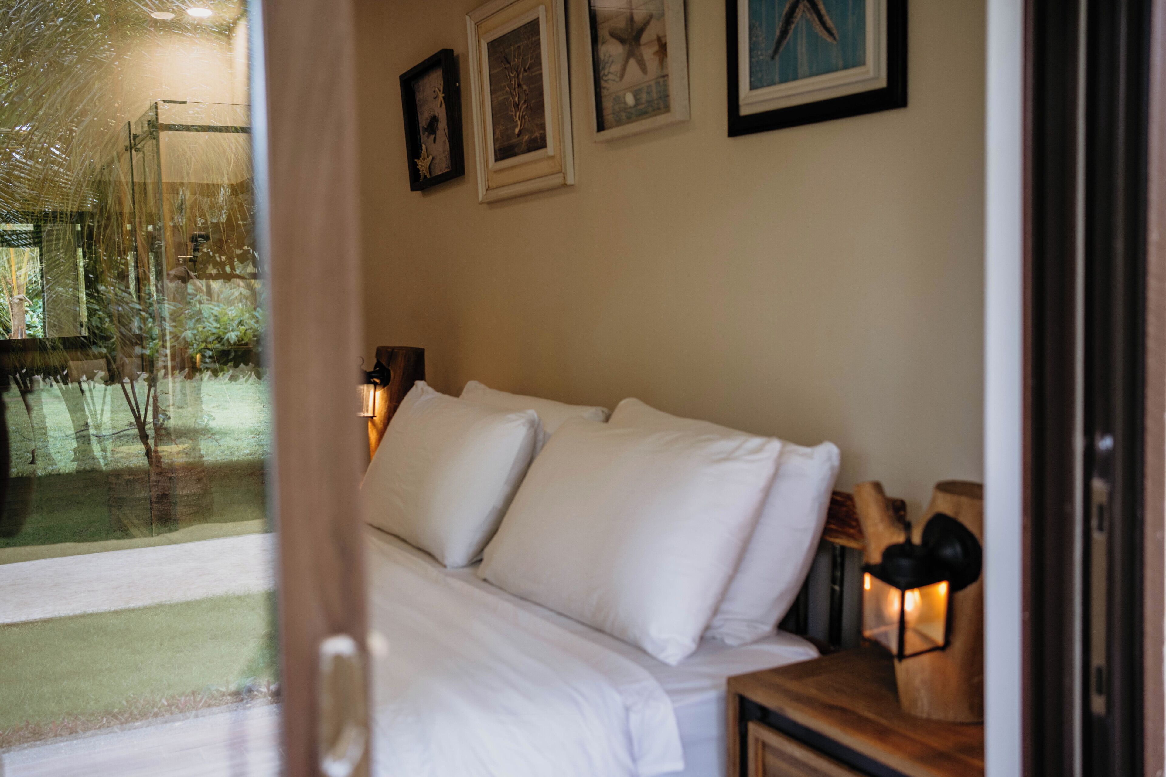 WiFi, bed sheets