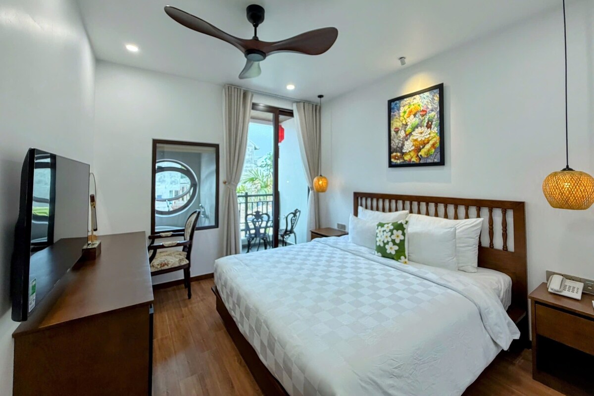 Premium bedding, memory foam beds, minibar, in-room safe