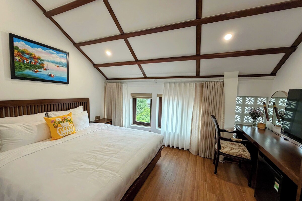 Premium bedding, memory foam beds, minibar, in-room safe