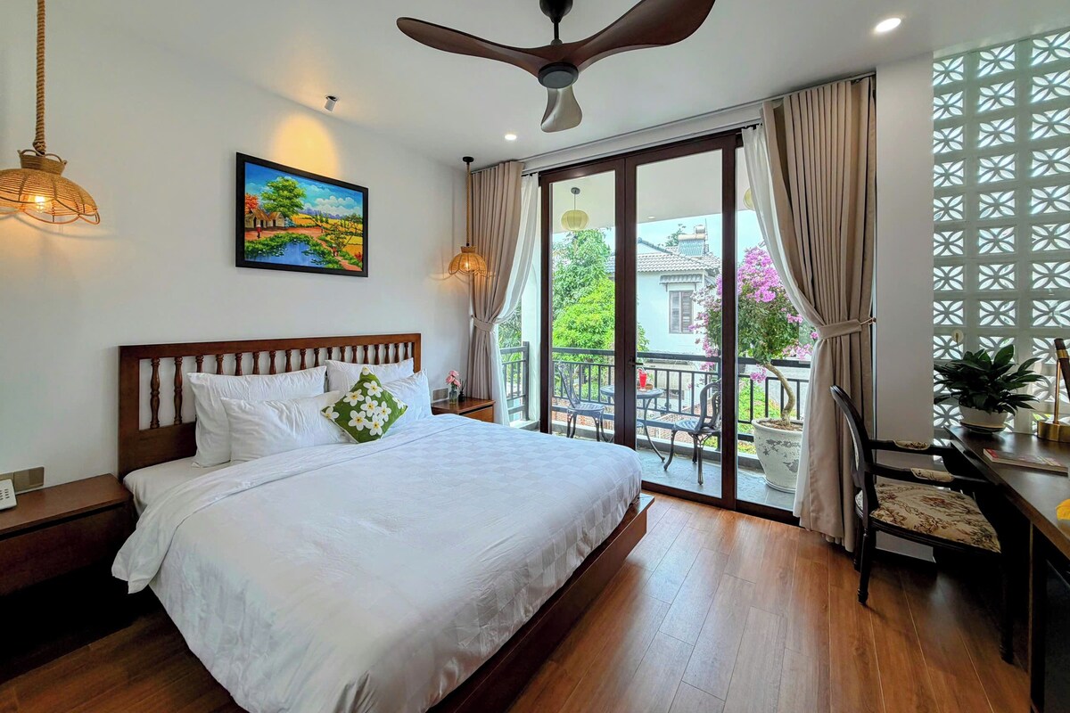 Premium bedding, memory foam beds, minibar, in-room safe