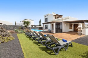 Terrace/patio - Villa Zafiro 6 by Escape Home (Playa Blanca)