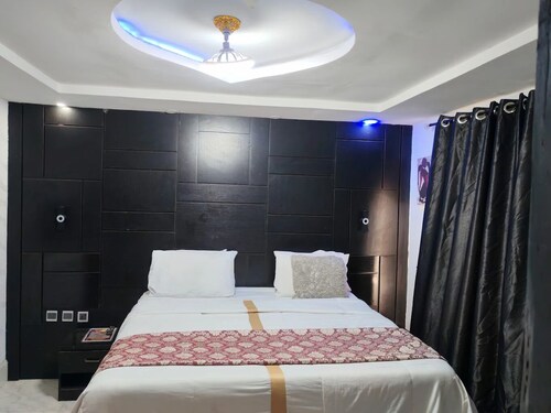 GRANDFIELD INN & APARTMENT