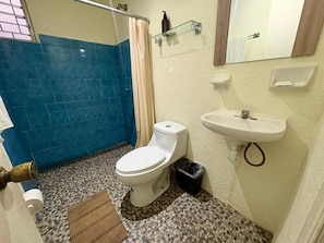 Family House, 2 Bedrooms, Patio | Bathroom - Casa Leon Rinconada (Puerto Escondido)