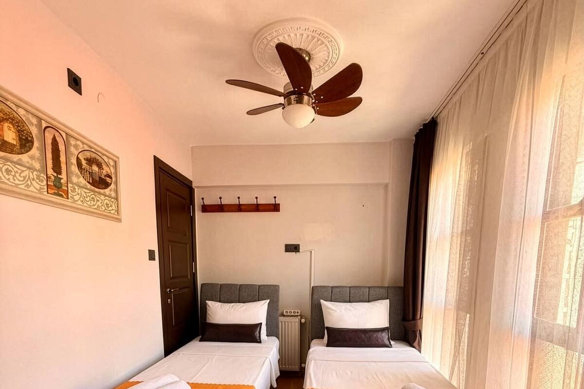 Triple Room, 3 Single Beds