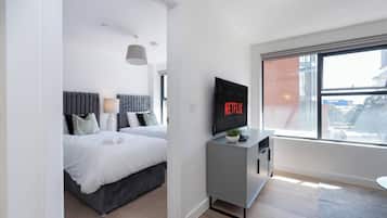 Iron/ironing board, WiFi, bed sheets