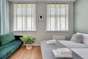 Apartament Deluxe | Roba de llit d'alta qualitat, planxa i posts de planxar i wifi gratuïta 
