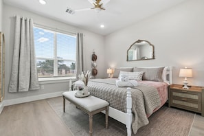 Iron/ironing board, WiFi, bed sheets - "Eagle Rock", A Family-Friendly Home, Sleeps 8 (Granbury)