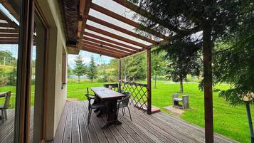 Cabaña Confort, 3 habitaciones | Restaurante al aire libre